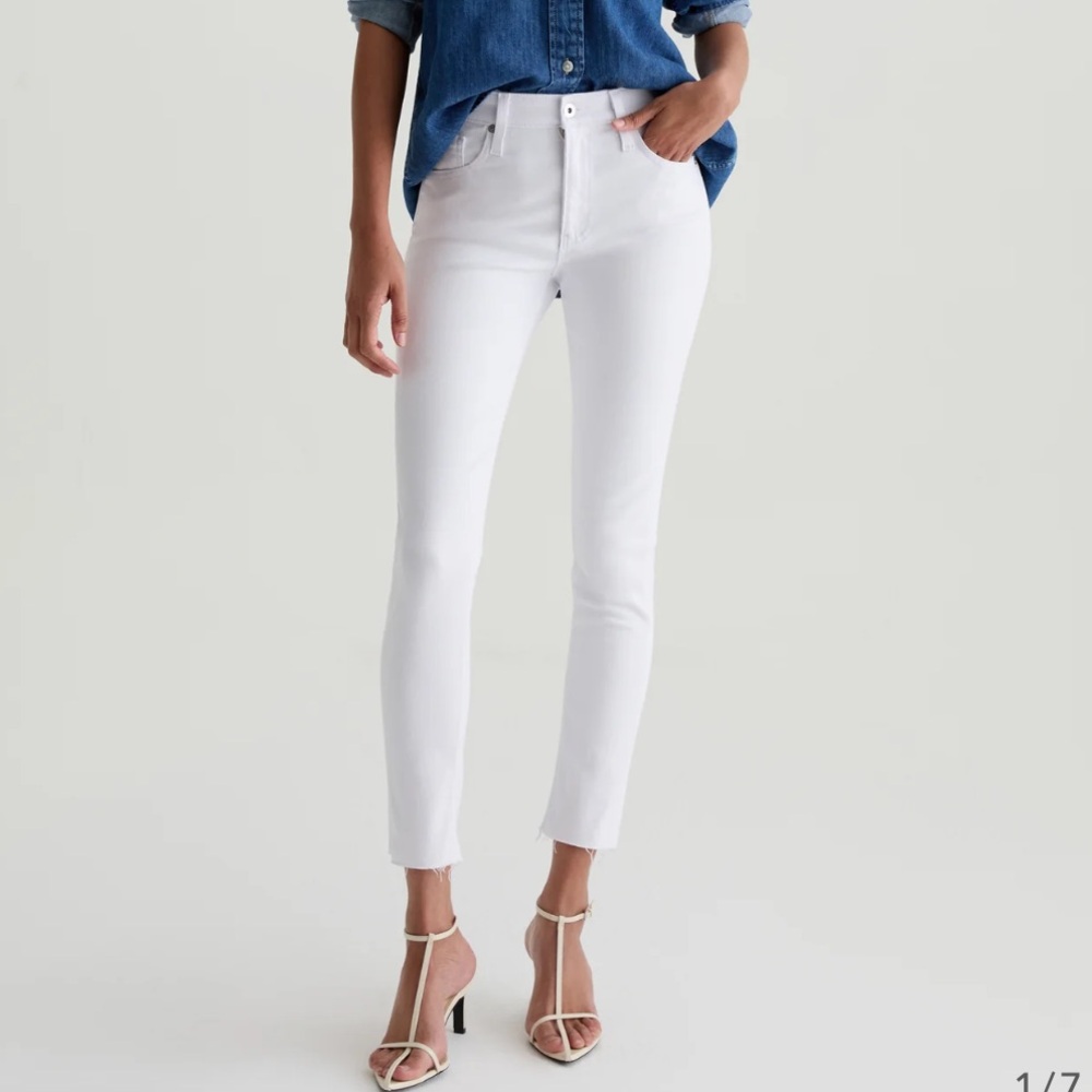 SOLD 🚫 AG White Skinny Jeans
